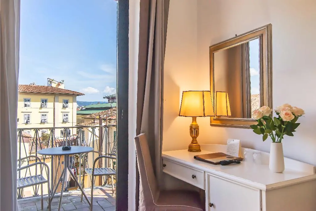 DOUBLE WITH VIEWS Room, Machiavelli Palace, Florence