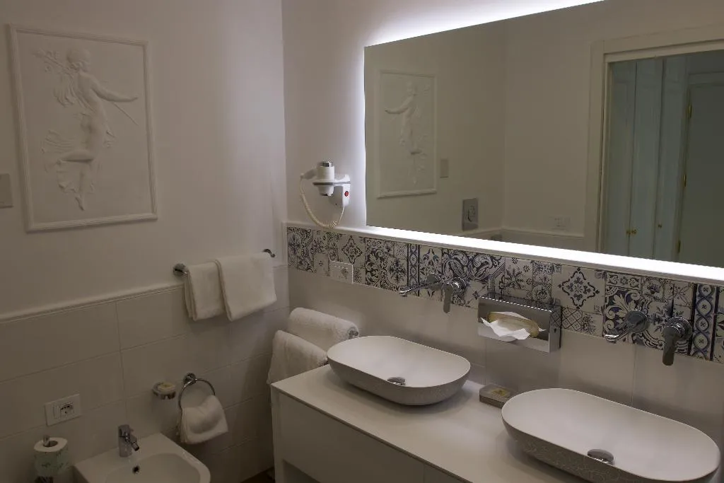 JUNIOR SUITE STANDARD Room, Bougainville Luxury Boutique Hotel, Naples