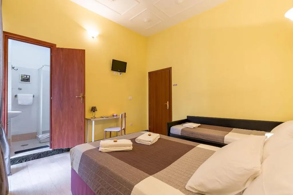Room, Do Domus, Naples