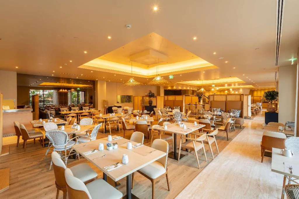 Restaurant, Hilton Vilamoura As Cascatas Golf Resort & Spa, Algarve
