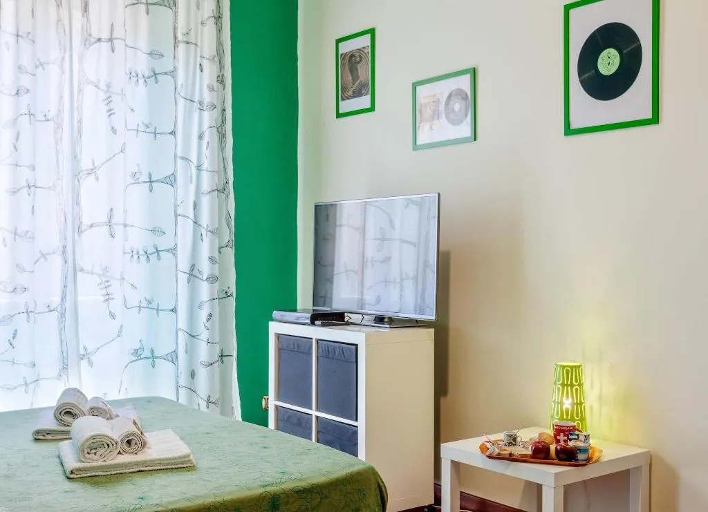 Room, Music Guesthouse Bed And Breakfast, Naples
