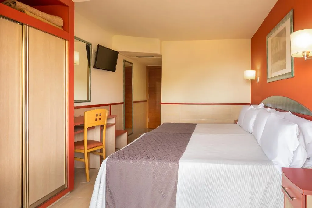 Double or Twin CAPACITY 2 Room, htop Jadhe, Costa Brava