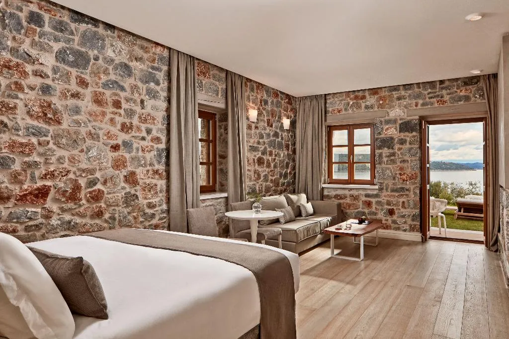 JUNIOR SUITE GARDEN VIEW Room, 100 Rizes Seaside Resort, Athens