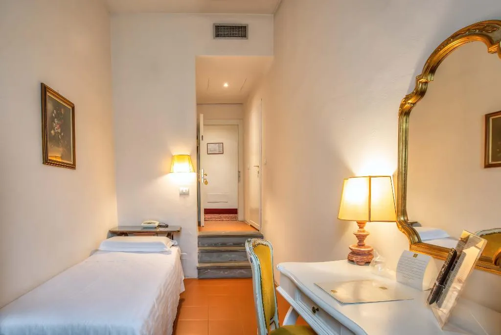 SINGLE STANDARD Room, Machiavelli Palace, Florence