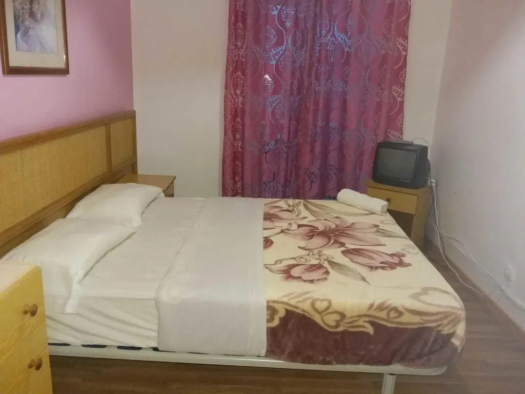 Room, Private Accommodation Hostel, Lisbon