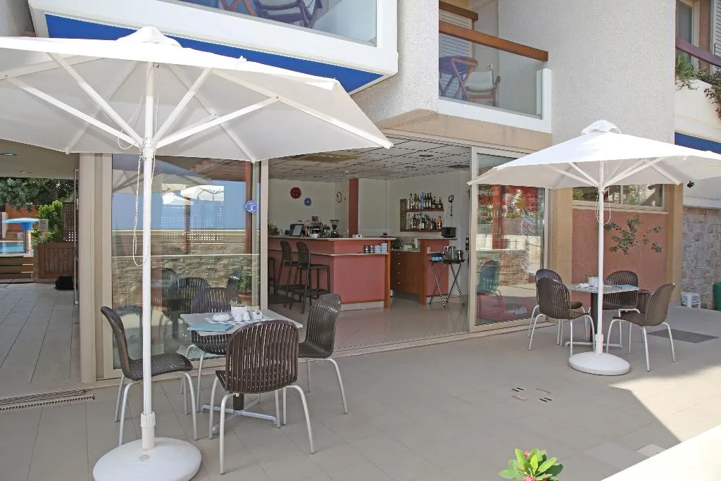 Bar, Sitia Bay, Crete