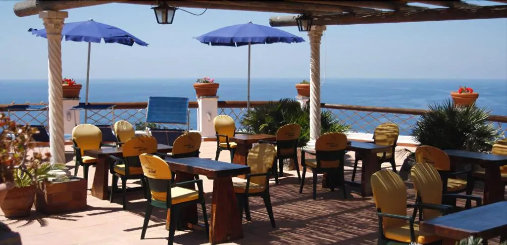 Terrace, Hotel Punto Azzurro Adult Only, Naples