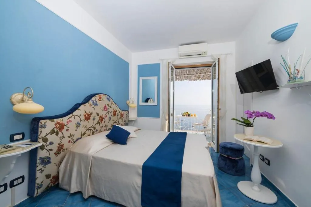 DOUBLE SUPERIOR SEA VIEW Room, Palazzo Talamo, Naples