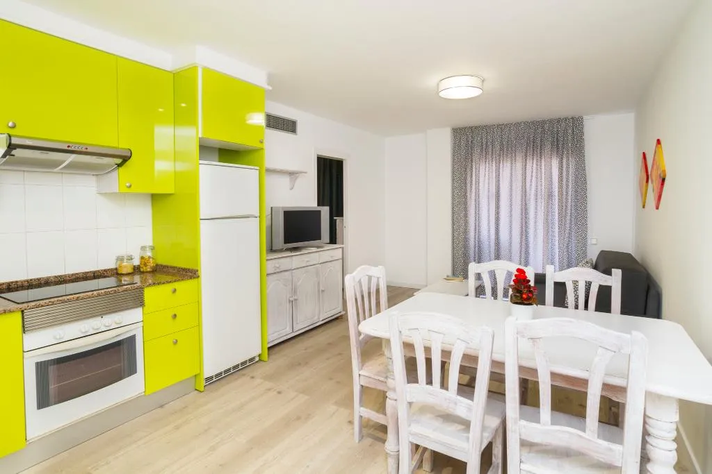 APARTMENT CAPACITY 2 Room, Aptos Priorat, Costa Dorada