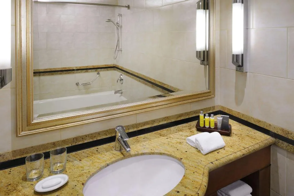 SUITE EXECUTIVE KING BED Room, Cairo Marriott hotel & Omar Khayyam Casino, Cairo