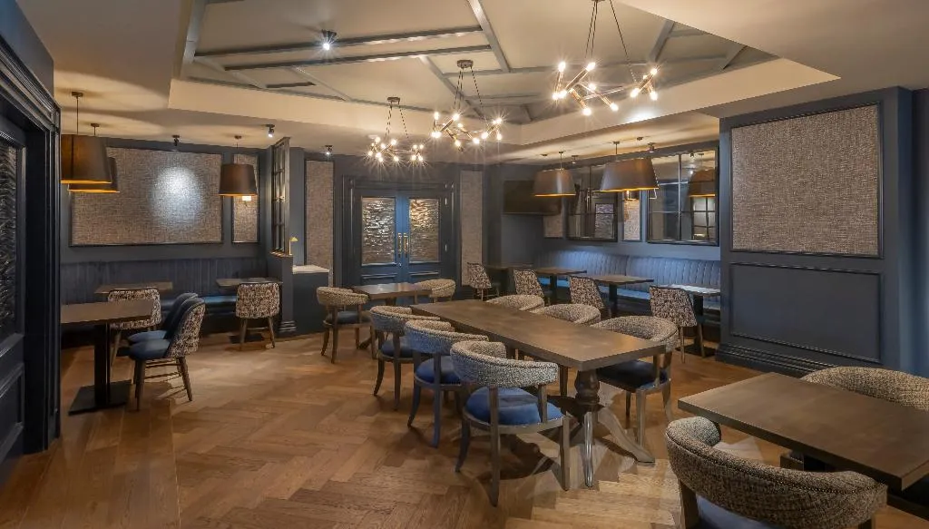 Bar, Bracken Court Hotel, Dublin