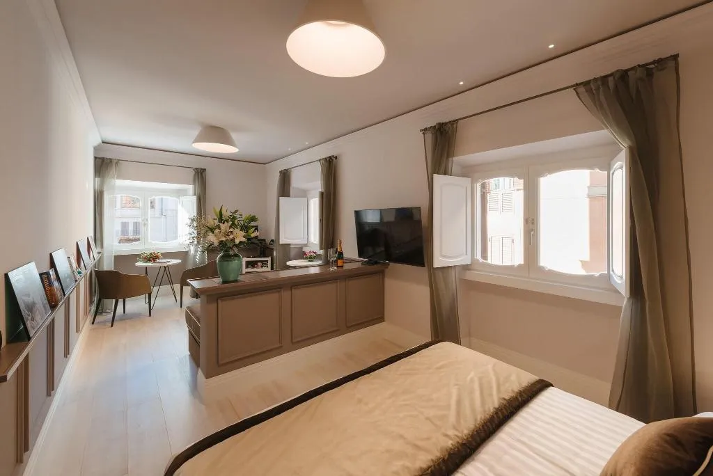 JUNIOR SUITE THREE BEDS Room, Rhea Silvia Luxury Navona, Rome