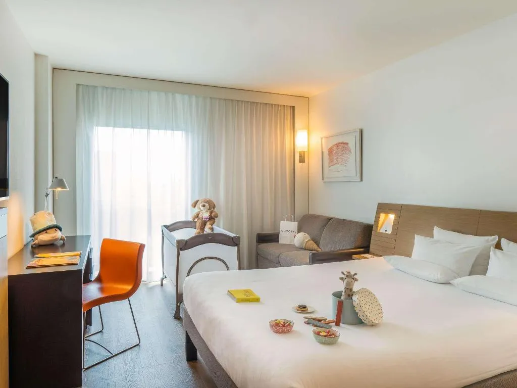 DOUBLE SUPERIOR Room, Novotel Barcelona City, Barcelona