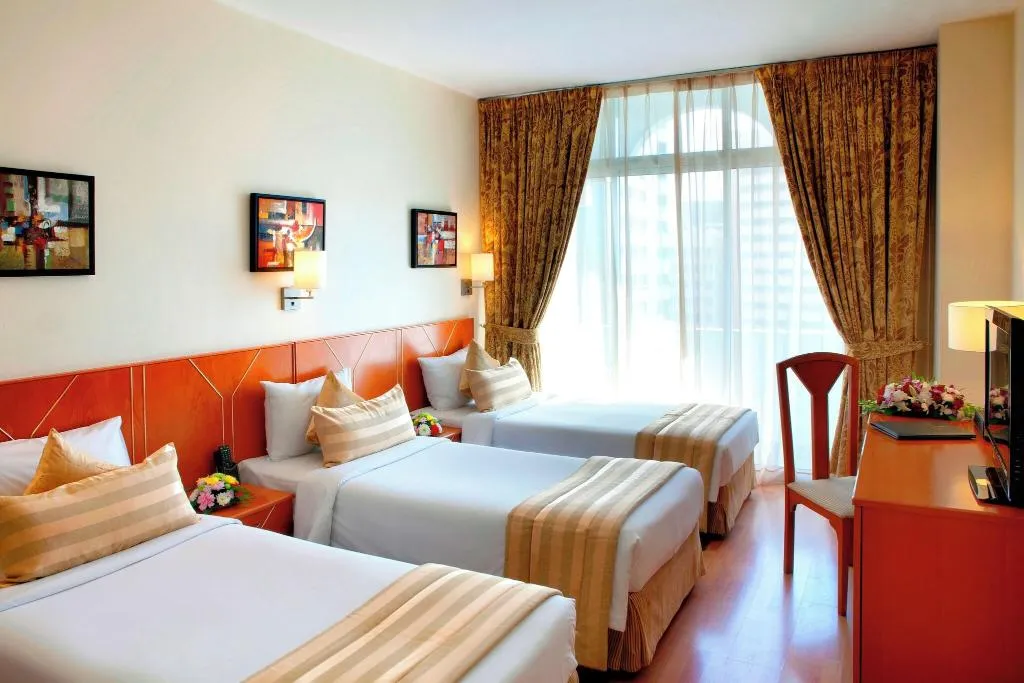 TRIPLE CLASSIC Room, Landmark Hotel Baniyas, Dubai