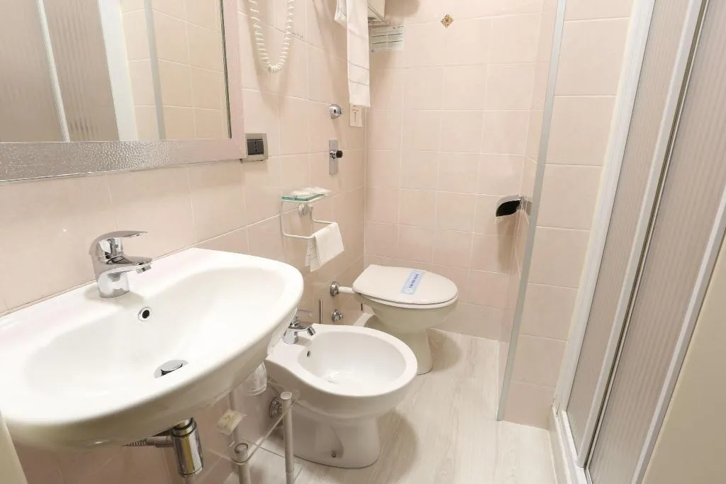 Room, Hotel Piacenza, Milan