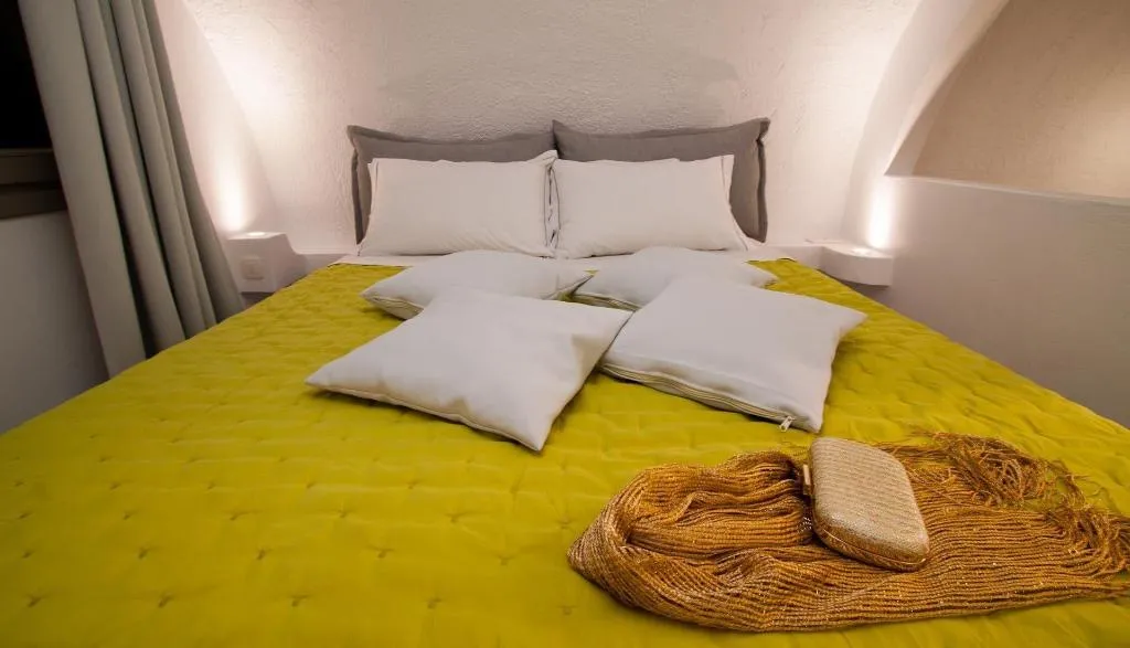 Room, Nemesis, Santorini