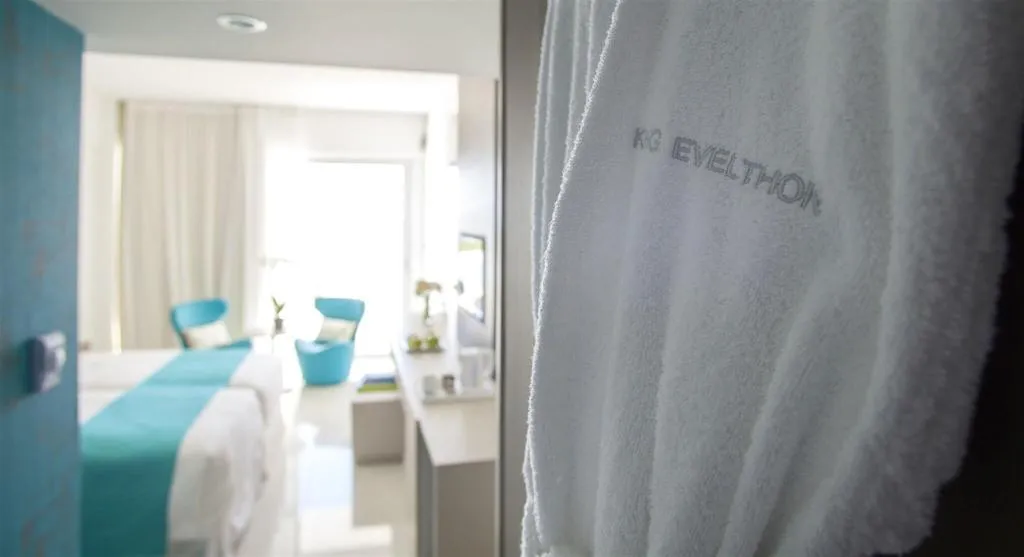 Double or Twin GARDEN VIEW Room, King Evelthon Beach Hotel & Resort, Cyprus