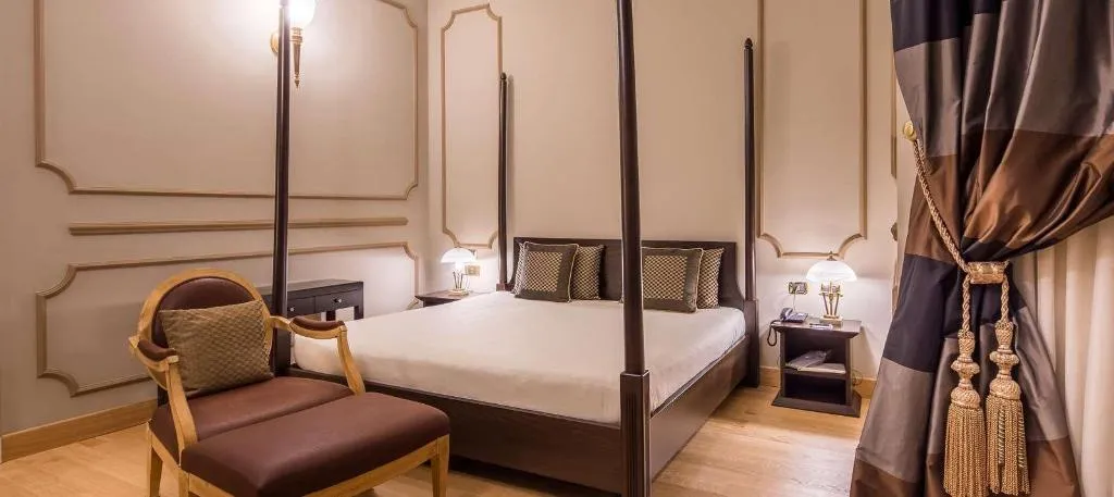 Room, Grand Visconti Palace, Milan