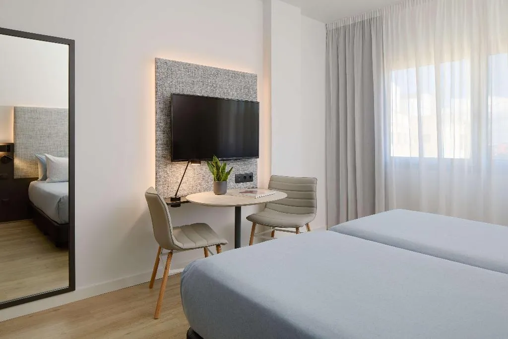Double or Twin STANDARD Room, INNSiDE by Meliá Barcelona Apolo, Barcelona