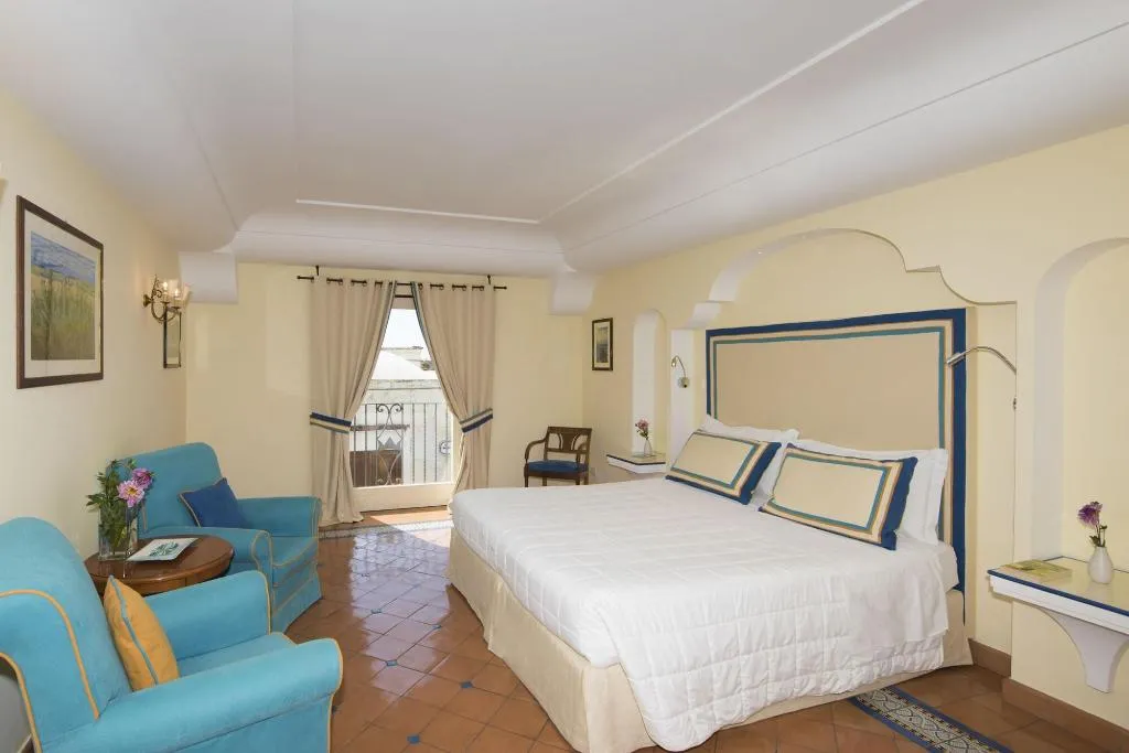 Room, Punta Regina, Naples