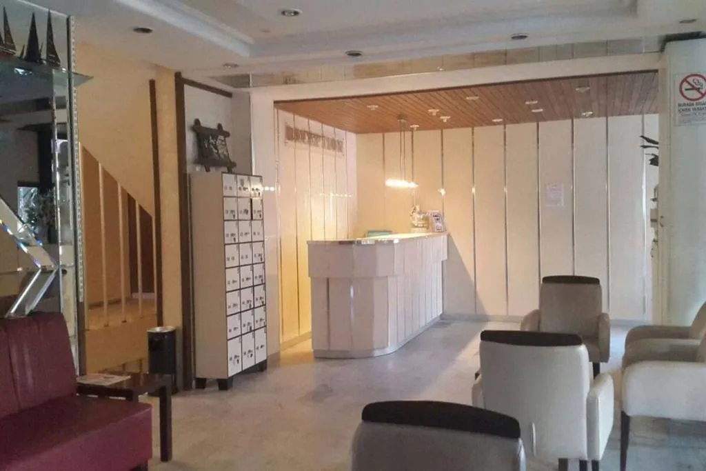 Lobby, Melike, Izmir