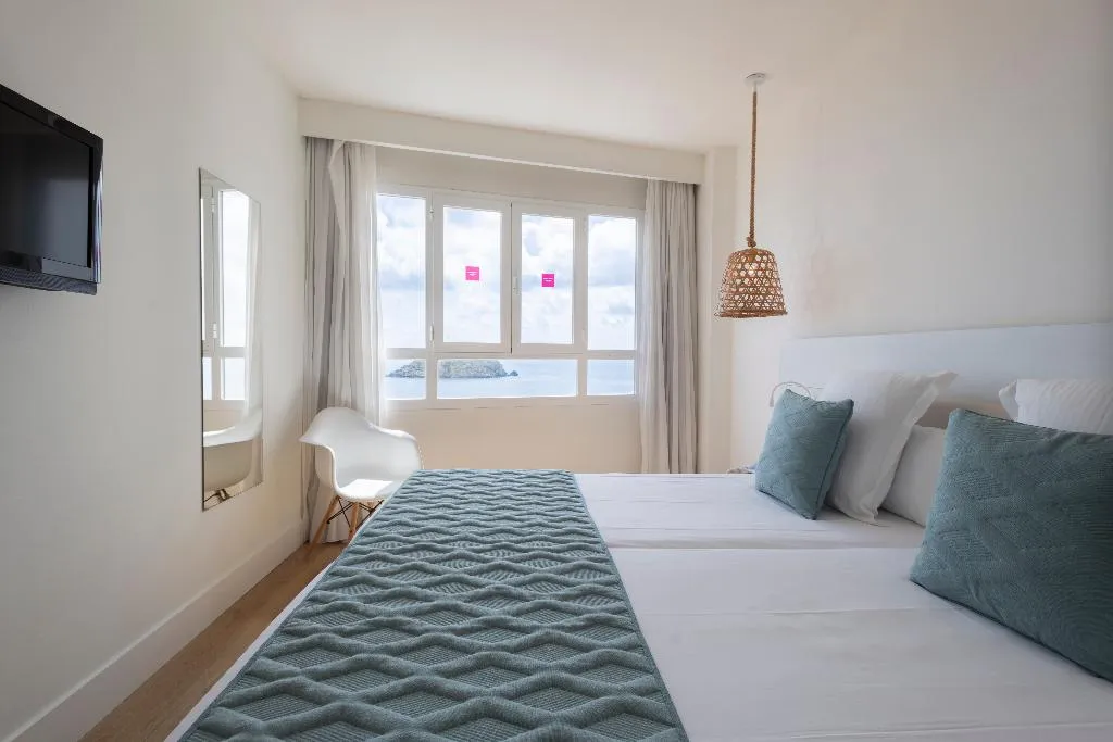 FAMILY ROOM SIDE SEA VIEW Room, Leonardo Royal & Suites hotel Ibiza Santa Eulalia, Ibiza