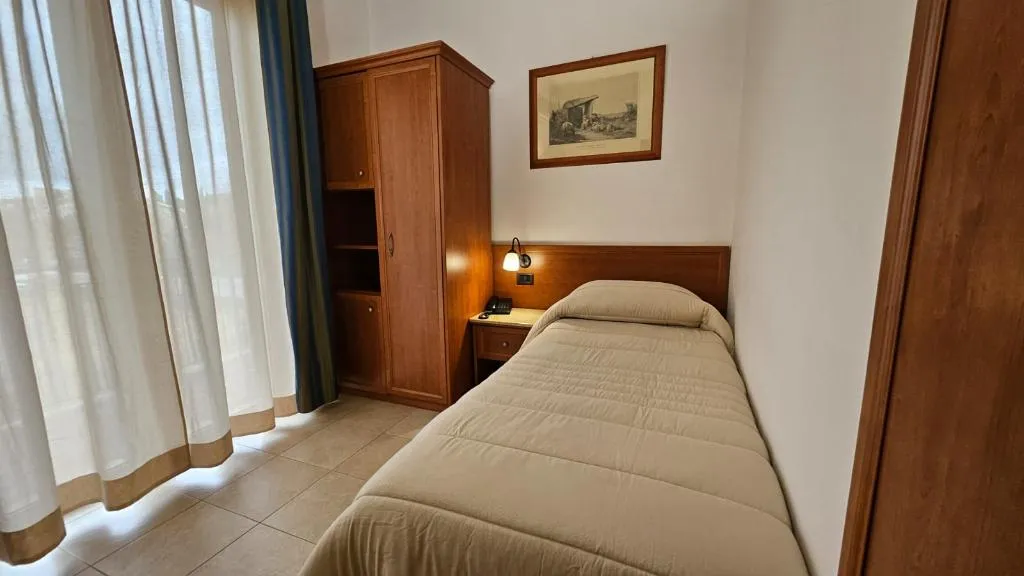 SINGLE WITH BALCONY Room, GH Hotel & Restaurant, Palermo