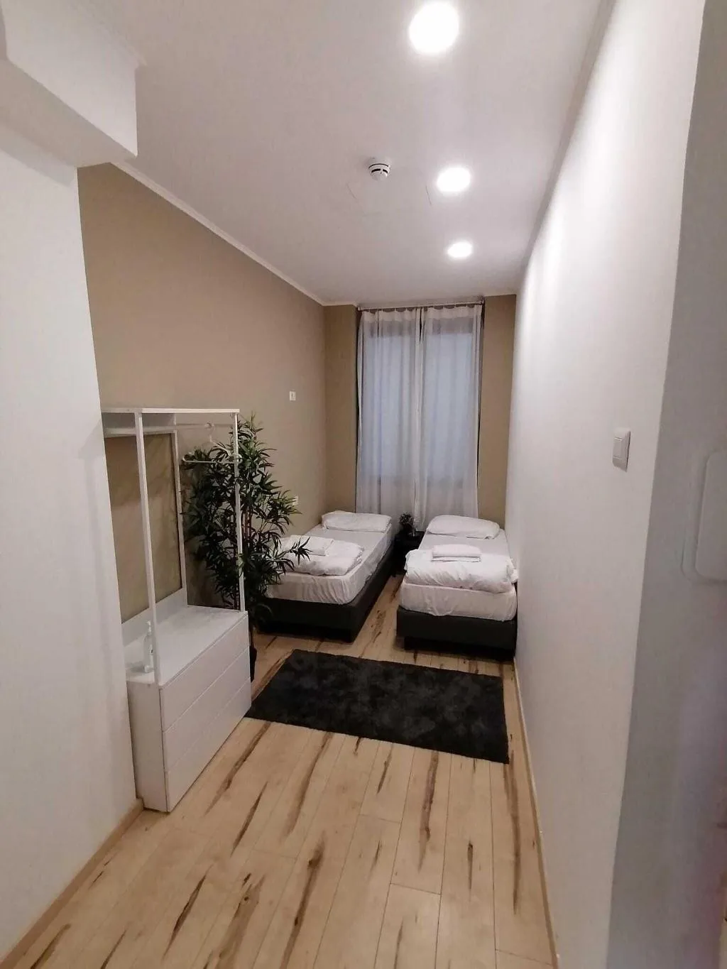 Room, Queen Hostel, Milan