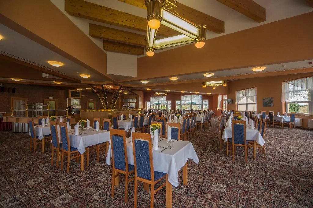 Restaurant, Top Hotel Praha, Prague
