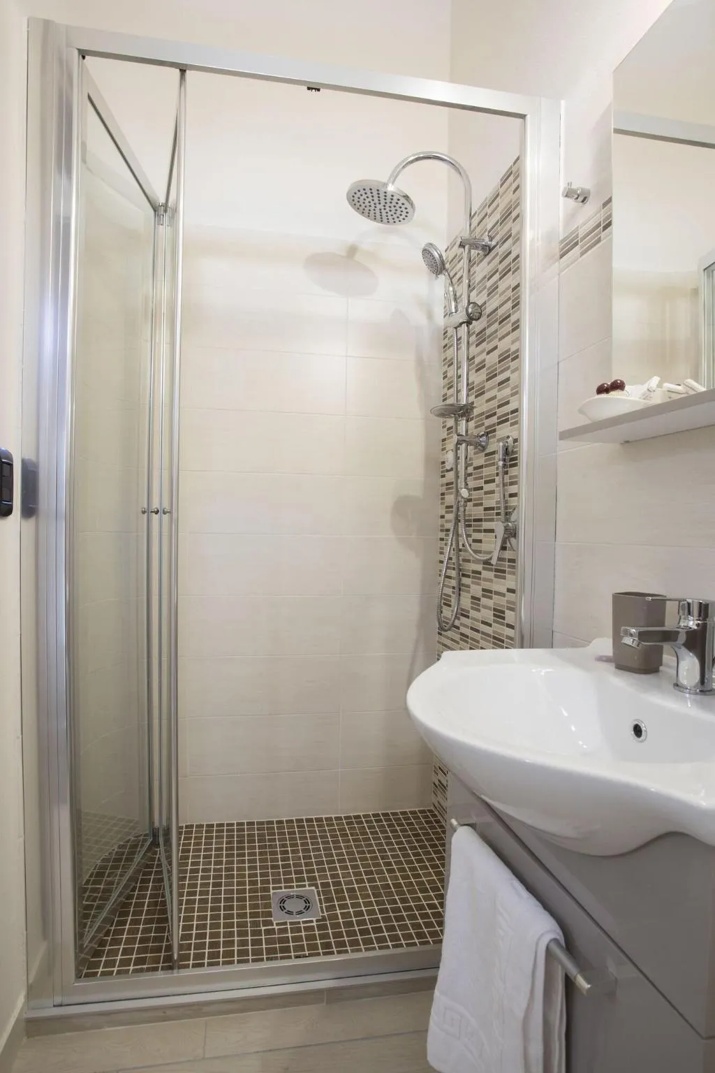 Room, B&B Cinisi Mare e Monti, Palermo