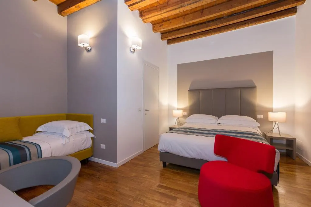 Room, La Corte Antica Hotel Milano, Milan