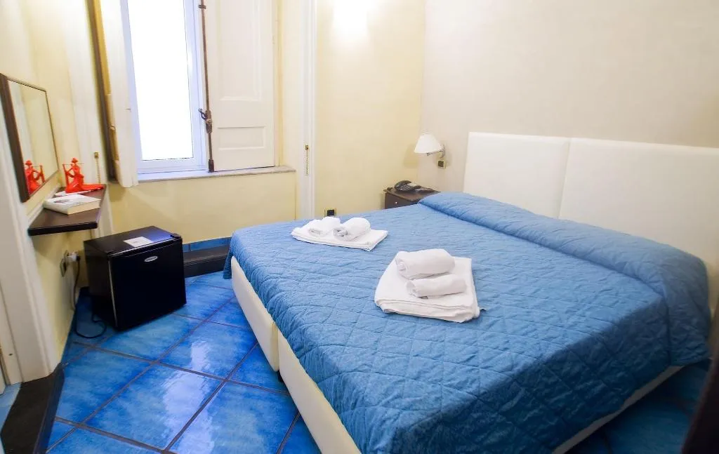 Room, B&B Napule Hotel, Naples