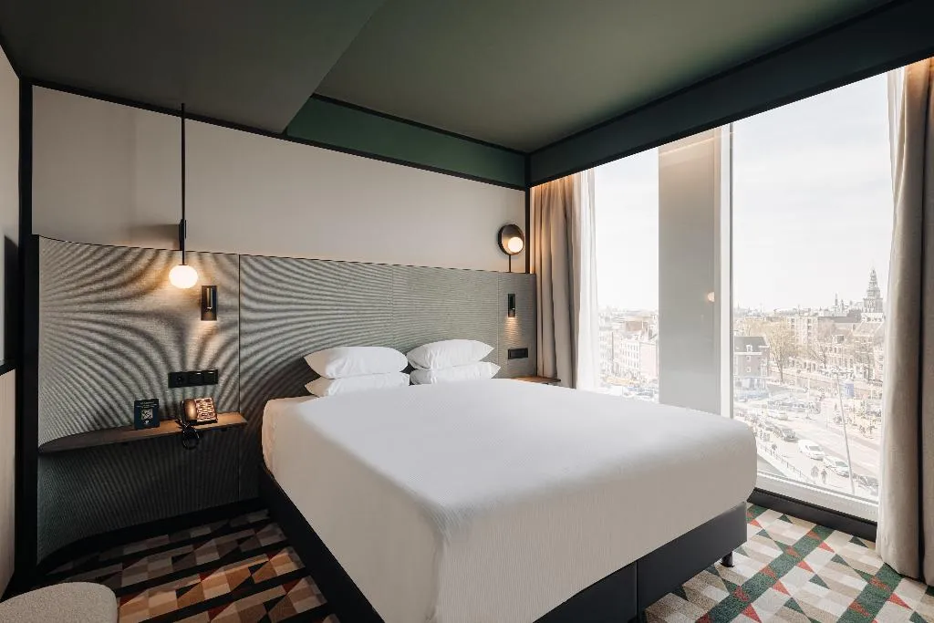 SUITE CITY VIEW Room, DoubleTree by Hilton Amsterdam Centraal Station, Amsterdam