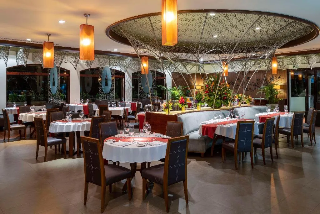 Restaurant, Holiday Inn Club Vacations Grand Residences All In, Cancun Area