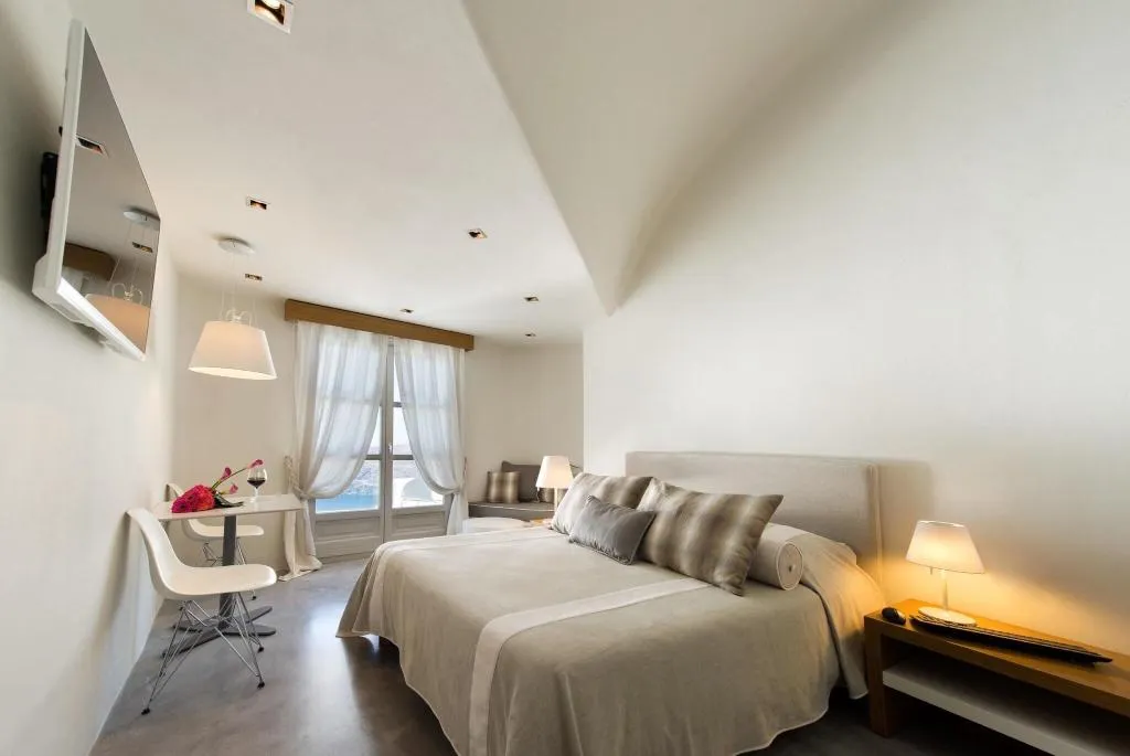 DOUBLE DELUXE ONE BED Room, Avaton Resort & Spa, Santorini