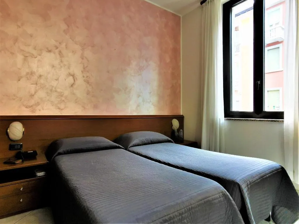 TWIN STANDARD Room, Hotel Venini, Milan
