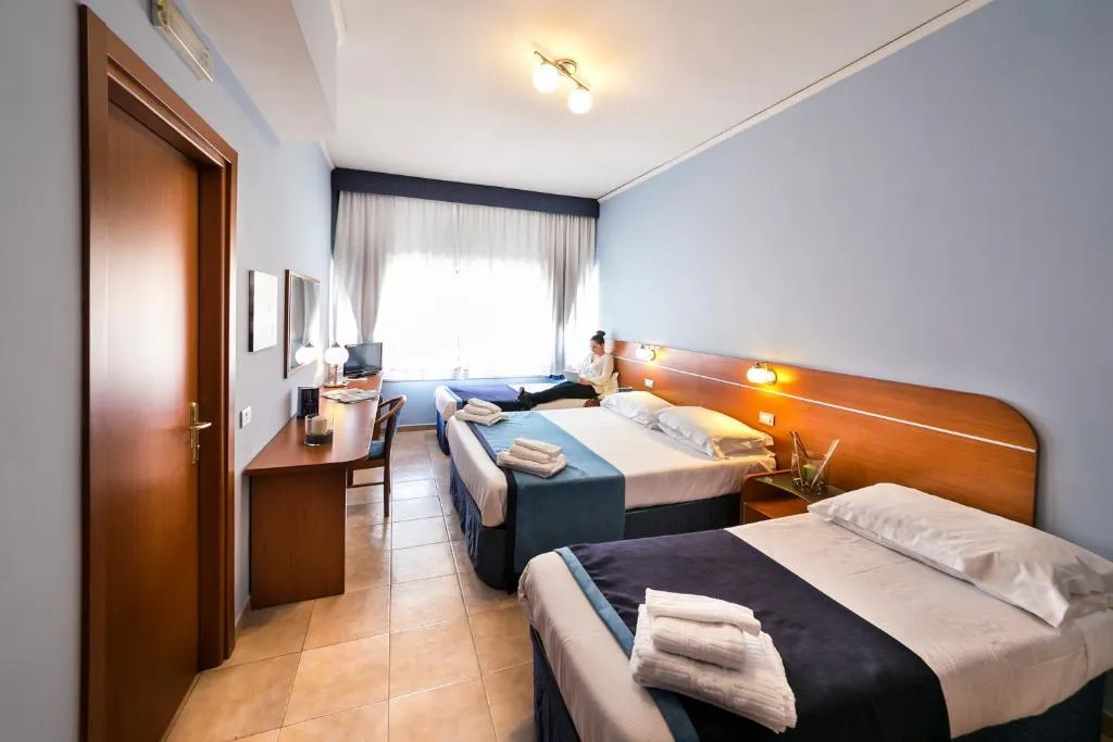 QUADRUPLE STANDARD Room, Millennium Gold, Naples