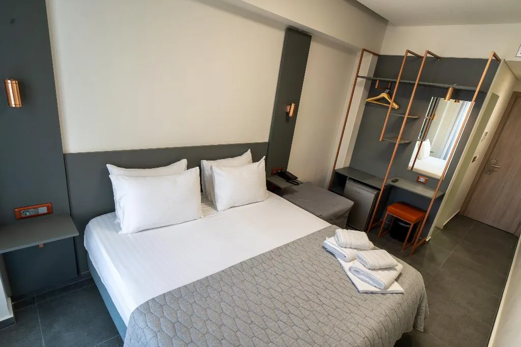 TRIPLE DELUXE Room, Argo, Athens