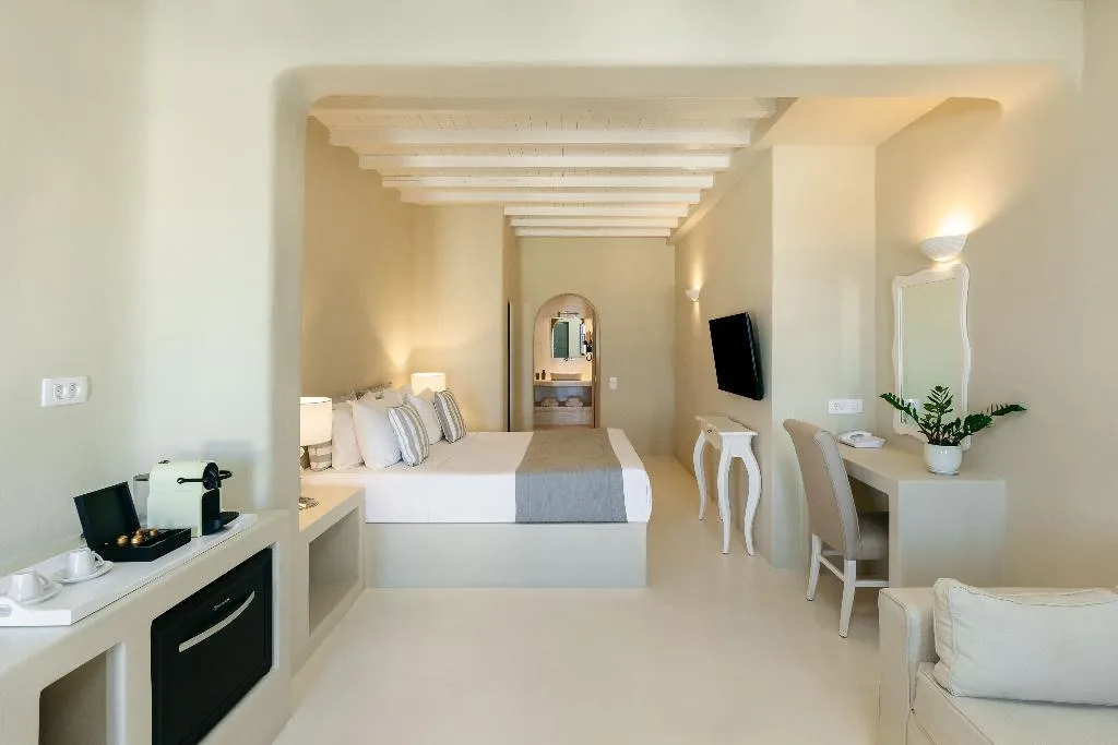 SUITE WITH PRIVATE POOL Room, Carpe Diem Exclusive Boutique Resort, Santorini