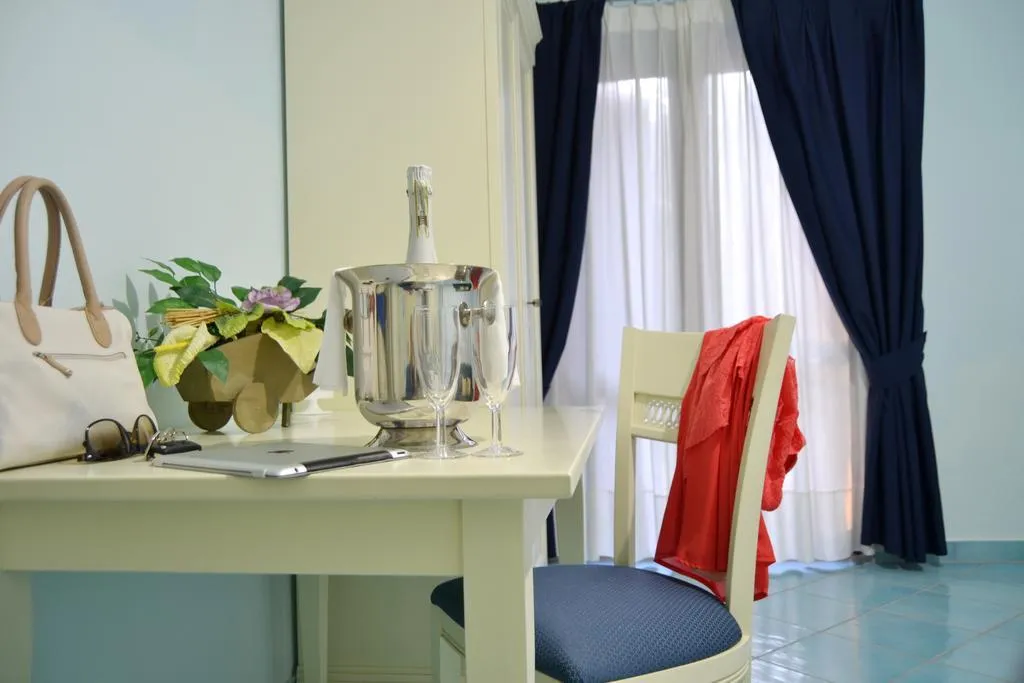 Room, Parco dei Principi, Naples