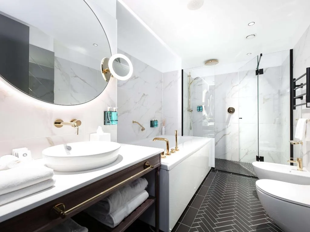 DOUBLE DELUXE WITH BALCONY Room, Movenpick Hotel Tallinn, Tallinn