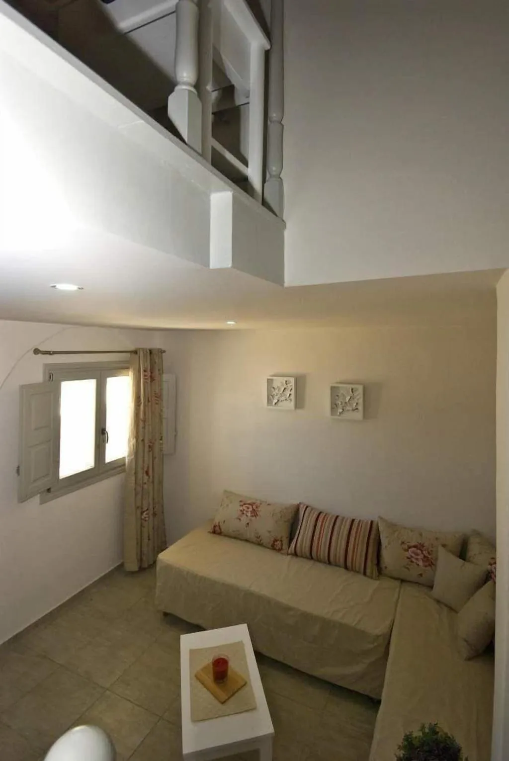 Room, Alafouzos Studios, Santorini