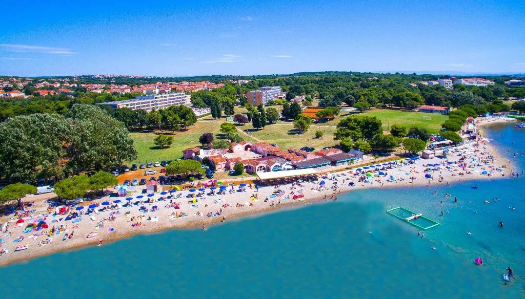Beach, Ai Pini Medulin Resort, Istria