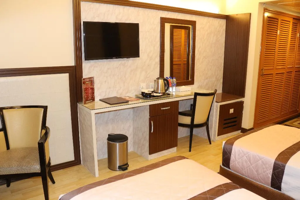TRIPLE WITH BALCONY Room, Al Khaleej Grand, Dubai