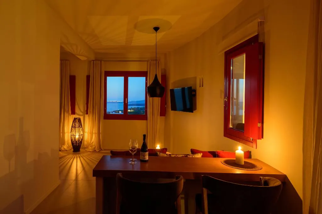 SUITE SEA VIEW WITH PRIVATE POOL Room, Potnia Theron Suites, Santorini