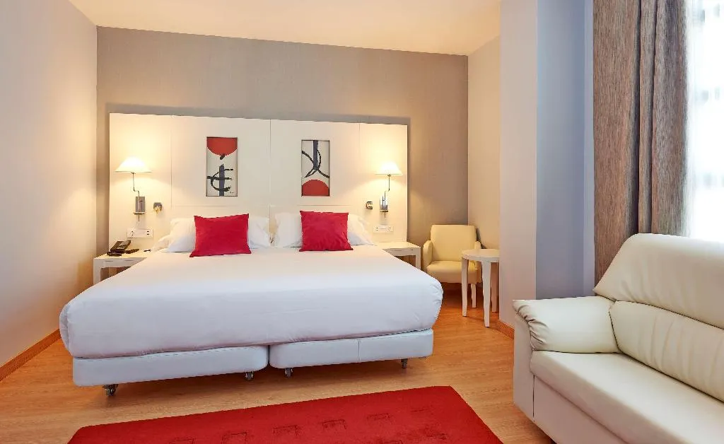 DOUBLE SUPERIOR Room, NH Valencia Las Artes, Valencia