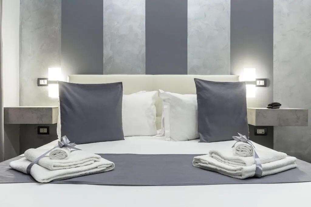 Room, Hotel Palace Napoli, Naples