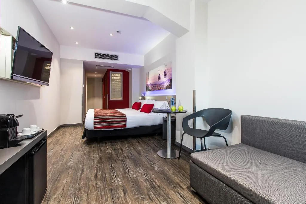 Double or Twin SUPERIOR Room, Leonardo Boutique Hotel Barcelona Sagrada Familia, Barcelona