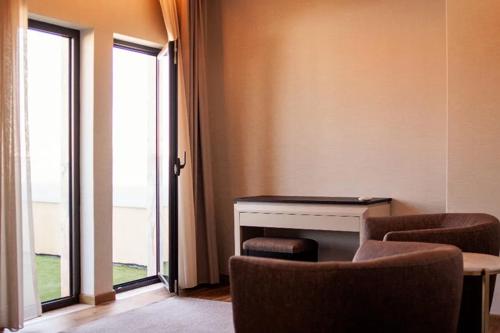 DOUBLE WITH TERRACE Room, Cristal Setubal, Lisbon