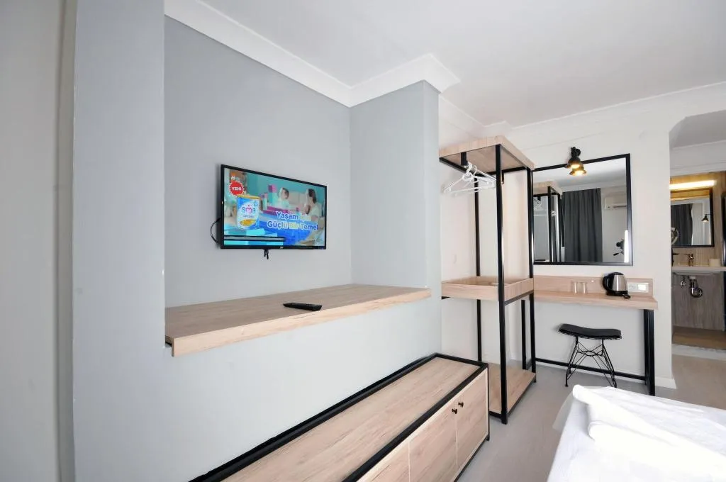 Room, Sema, Dalaman